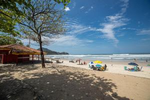 Apto com máquina de lavar perto da Praia Grande