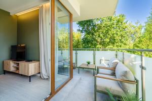 Unique View Apartment - 3pok, 4 łóżka, widok na rzekę, centrum, Netflix, parking, winda