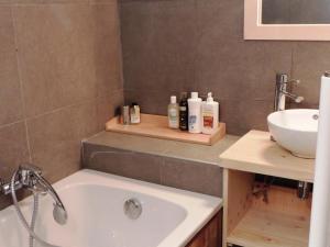 Chalet cosy près du centre, Wifi, Parking, 6 pers. - FR-1-598-16