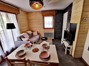 Appartement lumineux rénové, 35 m², proche pistes et centre, 4 pers, terrasse et garage, Les Gets - FR-1-598-38