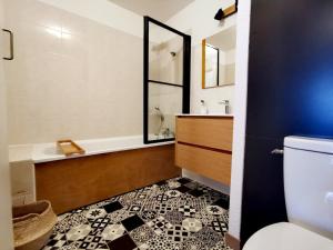 Appartement rénové pour 4 pers, proche centre, parking - FR-1-598-38