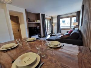 Bel appartement lumineux au cœur du centre, parking inclus - FR-1-598-70