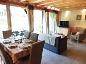 Duplex lumineux avec terrasse et balcon, proche centre et pistes, parking, WiFi - FR-1-598-71