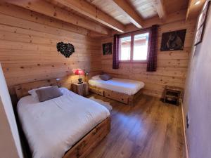 Grand appartement au cœur du village avec parking - FR-1-598-79