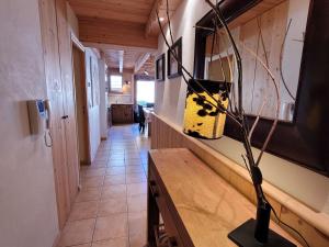 Grand appartement au cœur du village avec parking - FR-1-598-79