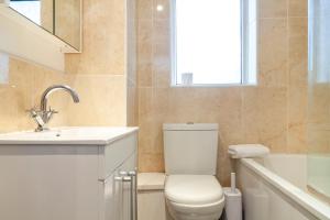 2 story apt on the ground floor at Clapham north