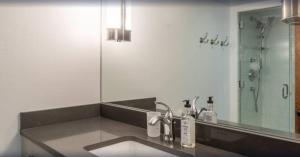 Contemporary 3 Bedroom Ski In, Ski Out Condo With Pool And Hot Tub In Snowmass Village