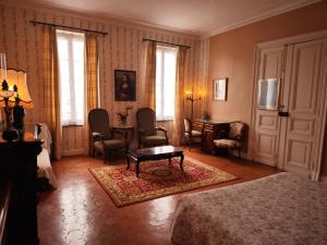 B&B / Chambres d'hotes Les Volets Bleus : photos des chambres