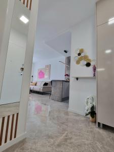 Superb Apartment "50Shades" with balcony and free parking in the garage