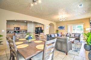 Walk to Netflix Studios Updated ABQ Getaway!