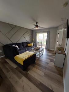 Amazing 32 Condo, Gated Community At Club Cortile!!