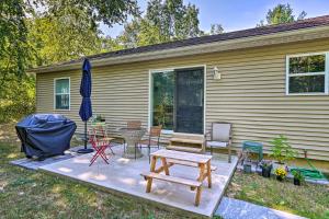 Peaceful Athens Retreat at Sleepy Hollow Lake