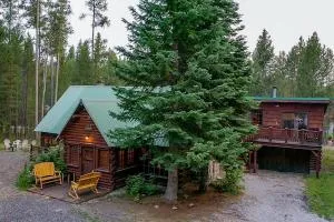 Double Loop by KABINO Large Driveway Fire Pit Fireplaces Grill WiFi Sleeps 11 in Summer and only 7 in Winter - Rea