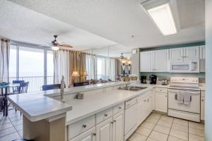 Majestic Beach Resort Tower 1-711