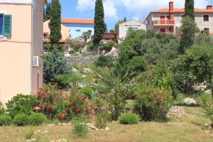 Apartments with a parking space Sveti Jakov, Losinj - 8011