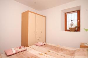 Apartments with parking space Cunski, Losinj - 8010