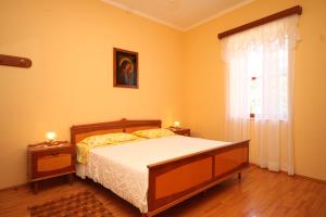 One-Bedroom Apartment with Terrace and Sea View room in Family friendly seaside apartments Susak Losinj - 8050