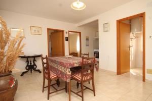Family friendly seaside apartments Susak, Losinj - 8050