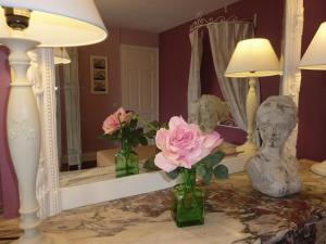 Anne Triple Room room in Le Clos Belle Rose