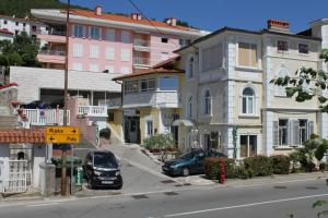 Apartments with a parking space Opatija - 7844