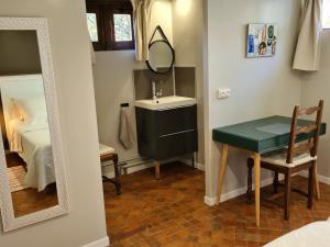 Maisons de vacances Gite Ligny-le-Ribault, 3 pieces, 4 personnes - FR-1-590-225 : photos des chambres