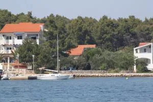Seaside holiday house Verunic, Dugi otok - 8126 - Verunić
