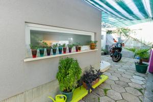 Apartments by the sea Podaca, Makarska - 8536