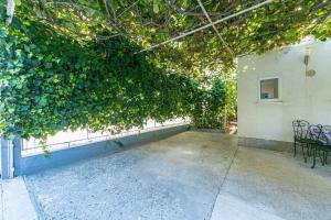 Apartments by the sea Podaca, Makarska - 13069