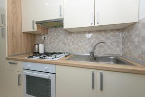 Apartments by the sea Podaca, Makarska - 13069