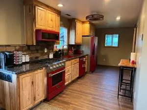 A Cozy Little House with a lot to offer! - Lake Almanor