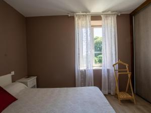 Maison en pierre avec piscine privative, jardin, internet à Saint-Pardoux-et-Vielvic - FR-1-616-189