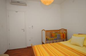 Apartments by the sea Pasman - 8215