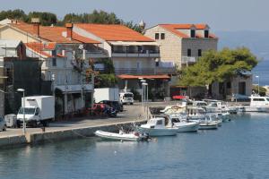 Apartments by the sea Zaklopatica, Lastovo - 8341