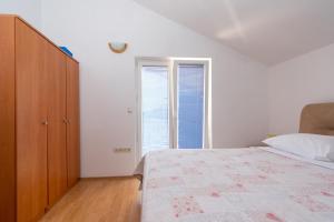 Family-friendly apartments with swimming pool Nin, Zadar - 18821