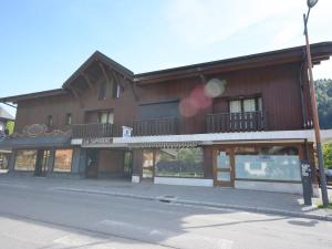 Appartement duplex au centre de Morzine, 4 pers., proche des télécabines, balcon, parking, MultiPass - FR-1-684-36