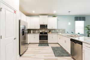 Champions Gate Resort, Game Room, Theater, Near Attractions!!