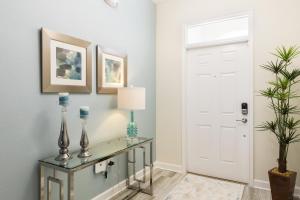 Champions Gate Resort, Game Room, Theater, Near Attractions!!