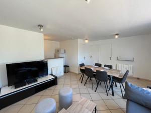 Maisons de vacances Auva YourHostHelper : Maison 2 Chambres