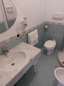 Double or Twin Room with Sea View