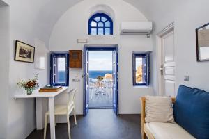 Domus Solis Luxury Villa Santorini Greece