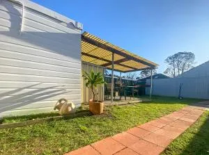 Cosy guesthouse with private garden - Sandy Point