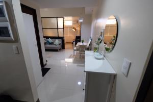 Modern 1BR Apartment in Makati