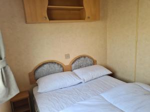 8 berth central heated on Coral Beach ABI CB