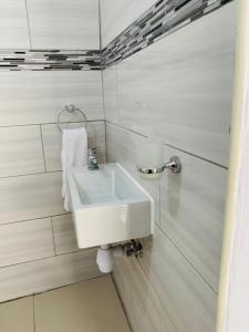 Tony Hill Manor House