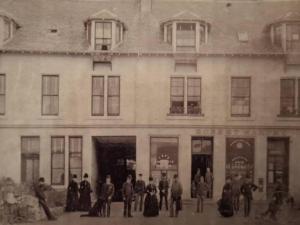 Superb Loch Side Apartment with Sea & Sunset Views