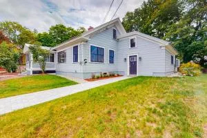 Our Home on a Hill - بيتيل