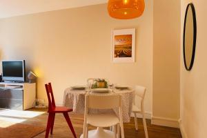 Appartements Beautiful 1950s style apartment close to the city center : photos des chambres