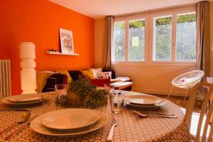 Appartements Beautiful 1950s style apartment close to the city center : photos des chambres