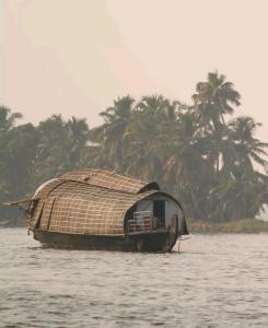 RAJATHEERAM BEACH HOMESTAY & BACkWATER CRUISE Alleppey