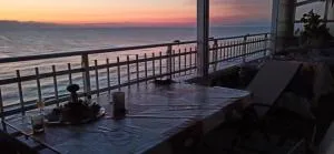 SUNSET ROOM AT FRONT BEACH - HABITACION EN LA PLAYA Piso privado - Casas Las Basas